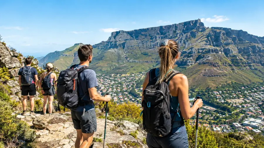 Excursiones privadas vs. grupales de senderismo en la Montaña de la Mesa